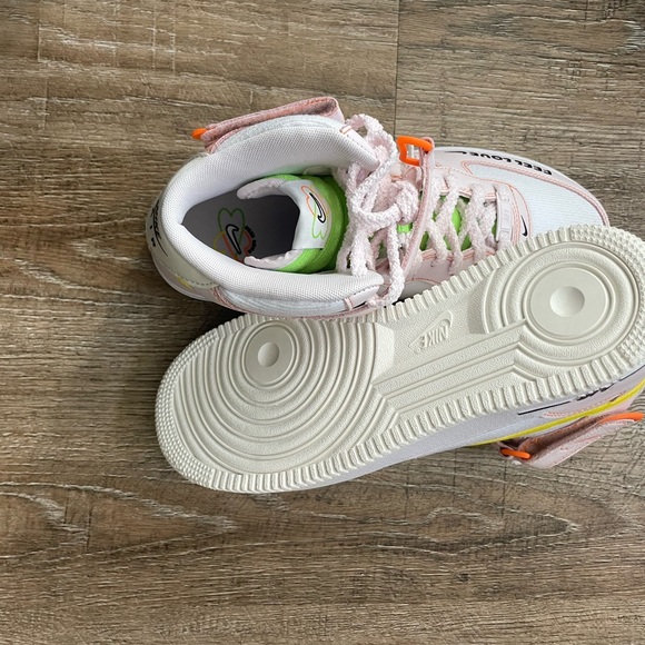 Nike Womens Air Force 1 07 Mid Feel Love S White Pearl Pink Sz 11.5 FD0869-100 - Picture 4 of 5